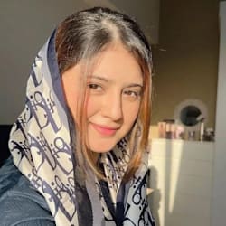 nimraa566
