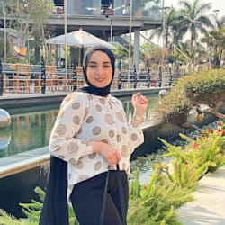 sarahelazb