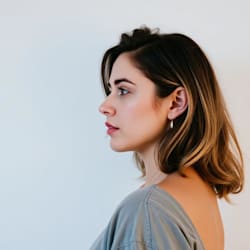 anijahustin