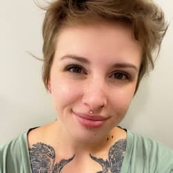 lioness_stndrds