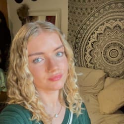 lucy__isobel