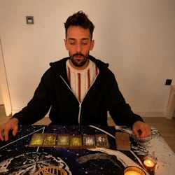tarothourly