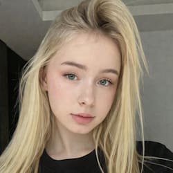 eliza_cox0