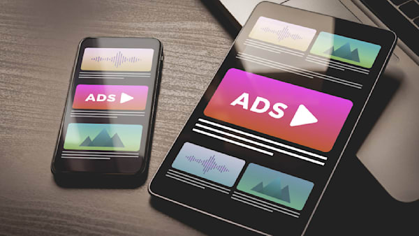 Aussenwerbung an der Bushaltestelle Aussenwerbung an der Bushaltestelle
