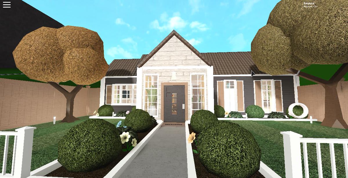 Old Fashioned Bloxburg House