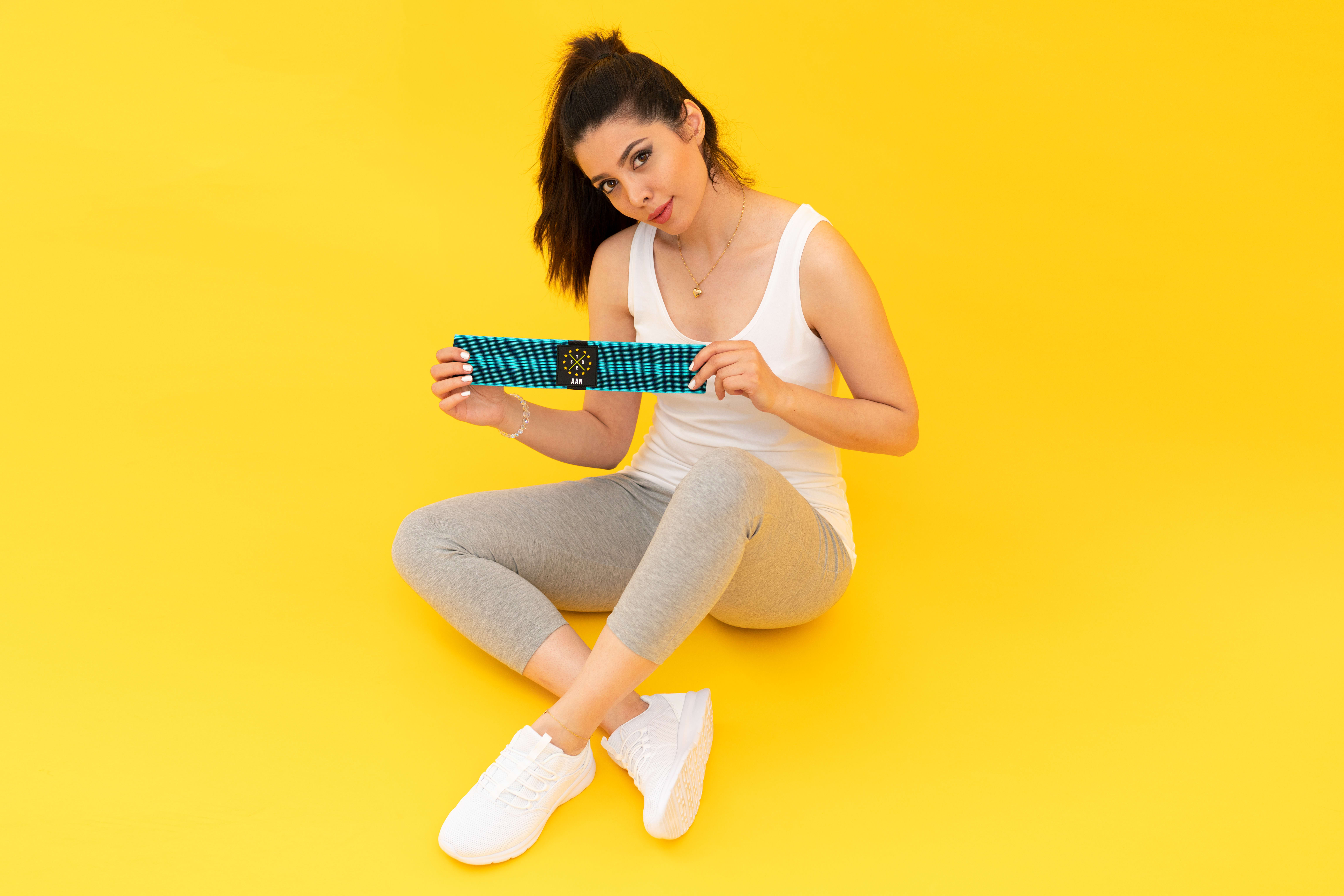 Shoot Modern Product Photography On Color Background By Katy63de Fiverr Shoot your product with our background removal feature and instantly add colors or interect into photomontages. fiverr