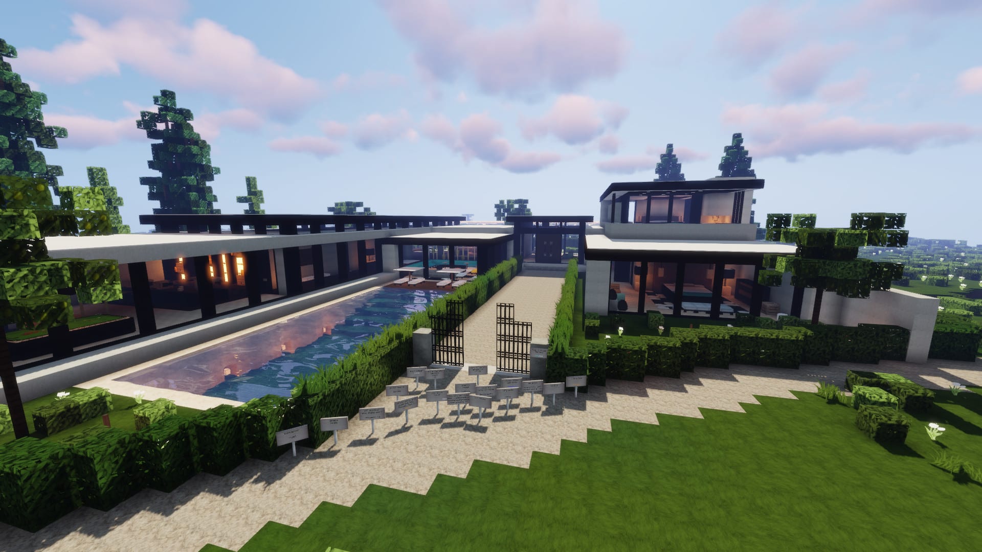 Small Luxury Minecraft House - Pixel Art Grid Gallery
