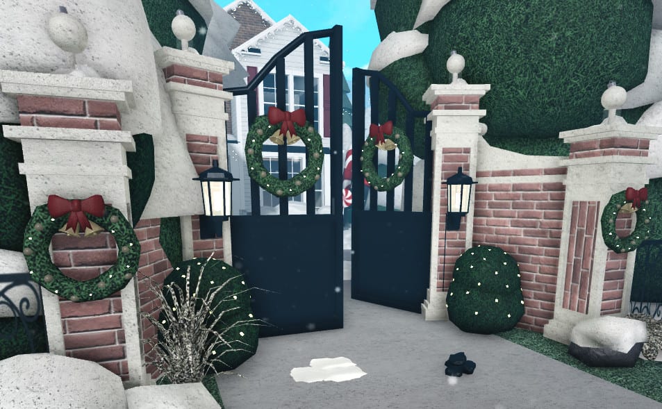 Build you a bloxburg house or a mansion by Redsbuilds