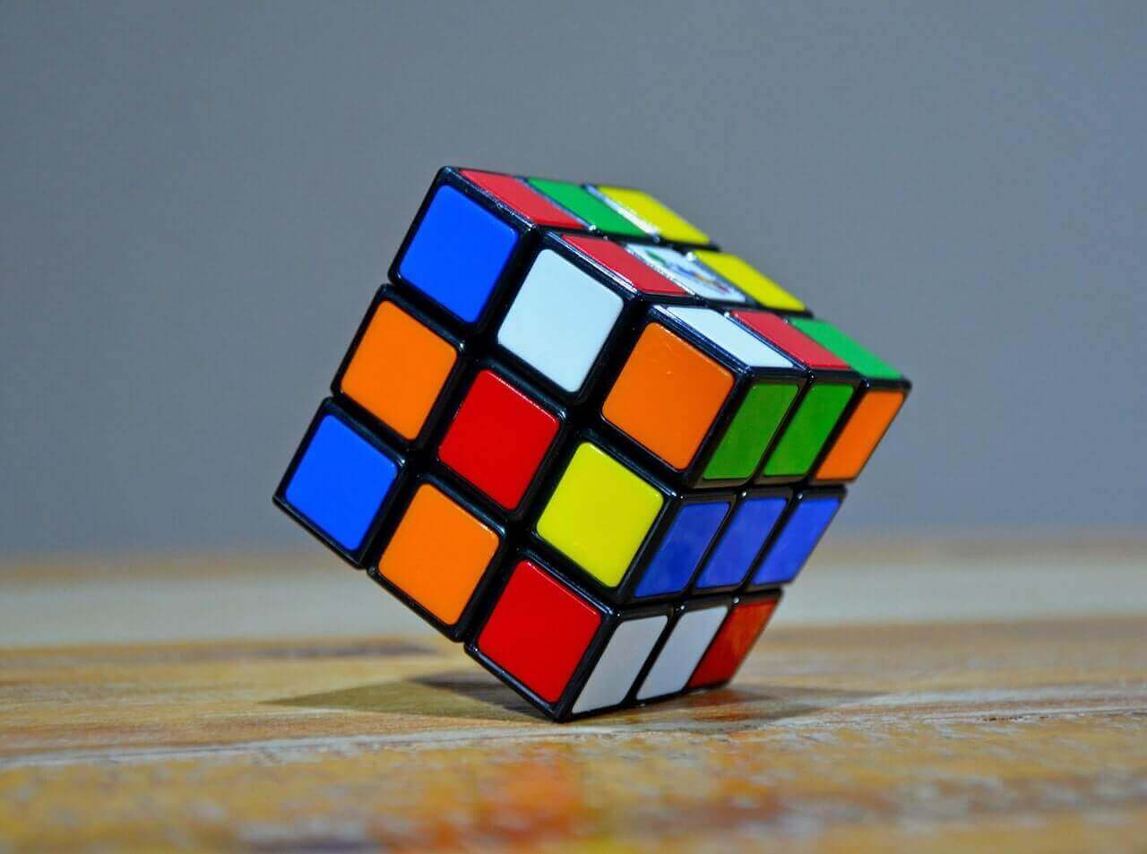 T'apprends à résoudre le rubiks cube en un rien de temps