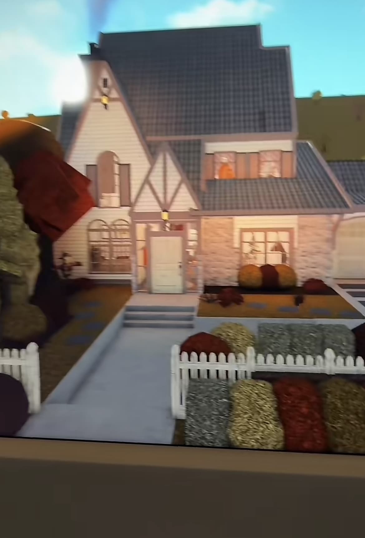 Bloxburg house inspired by Pinterest house : r/roblox