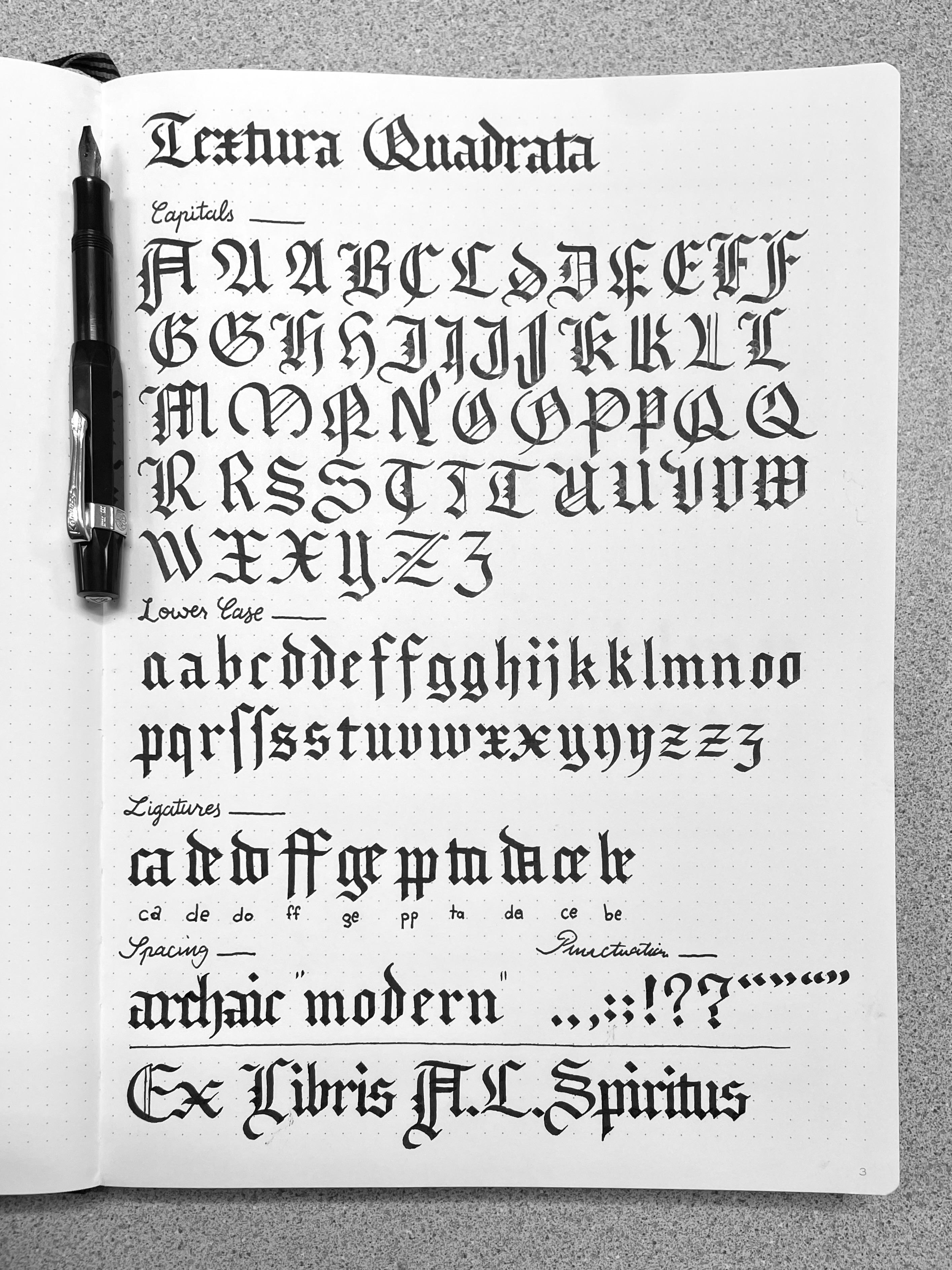 Rotunda Book - Blackletter Calligraphy Guides | 0.Itemzero