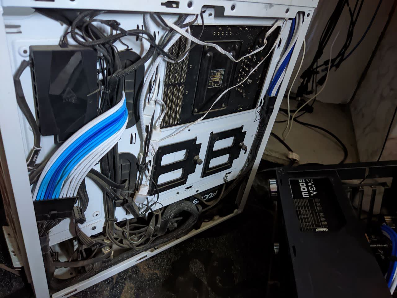 Help you build a pc master race by Yamisat Fiverr