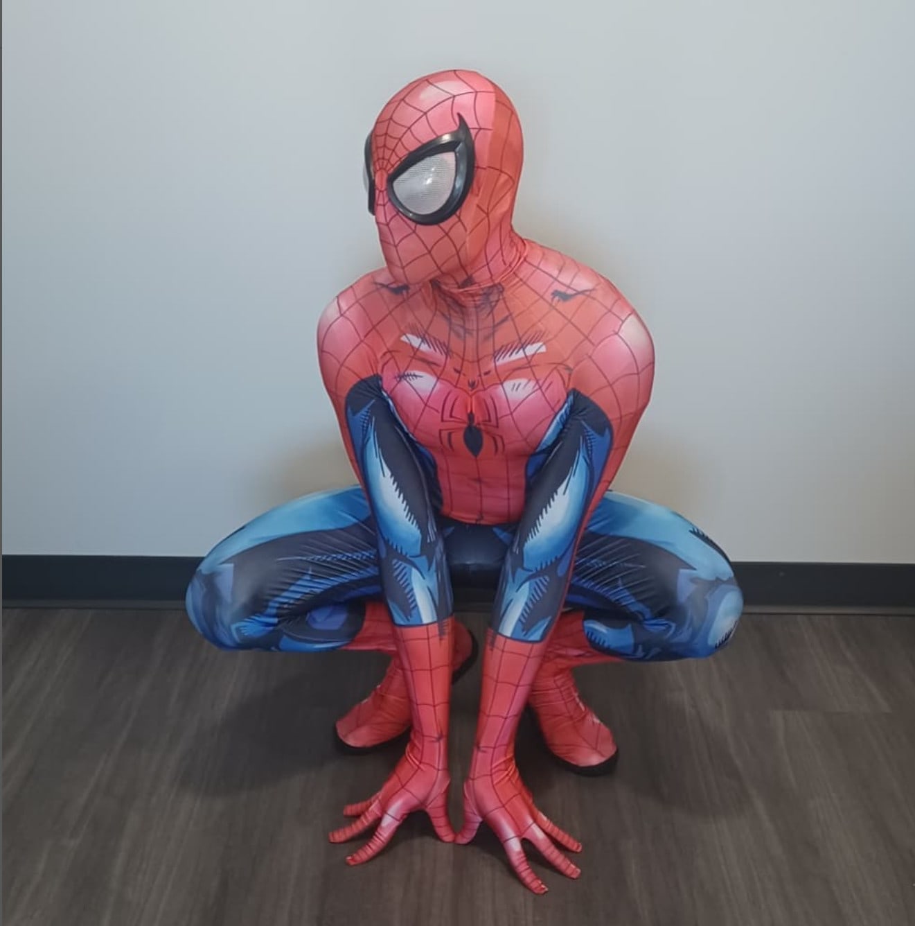 Devenez Spider-Man le temps d'un soir pour Halloween grâce à ce costume en  promotion
