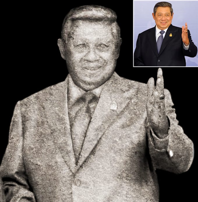turn or manipulate your photo into statue