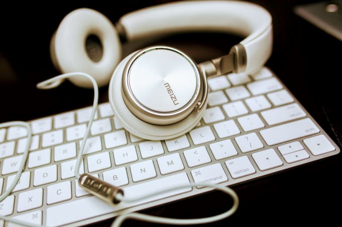 transcribe 60 minutes of audio to a non verbatim transcript