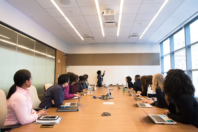 develop a customizable customer service training for your team