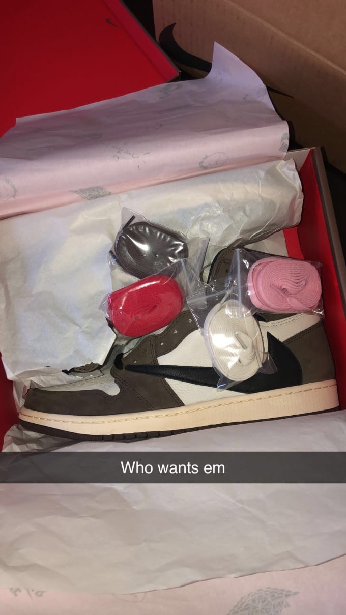 Supreme 2025 yeezy fake