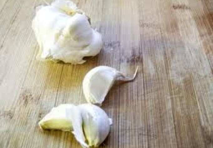 teach you how to easily peel garlic