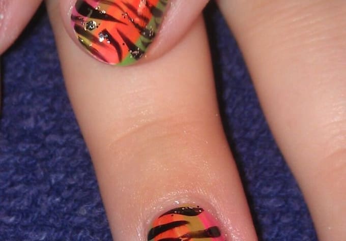 create a custom handpainted nail design for you