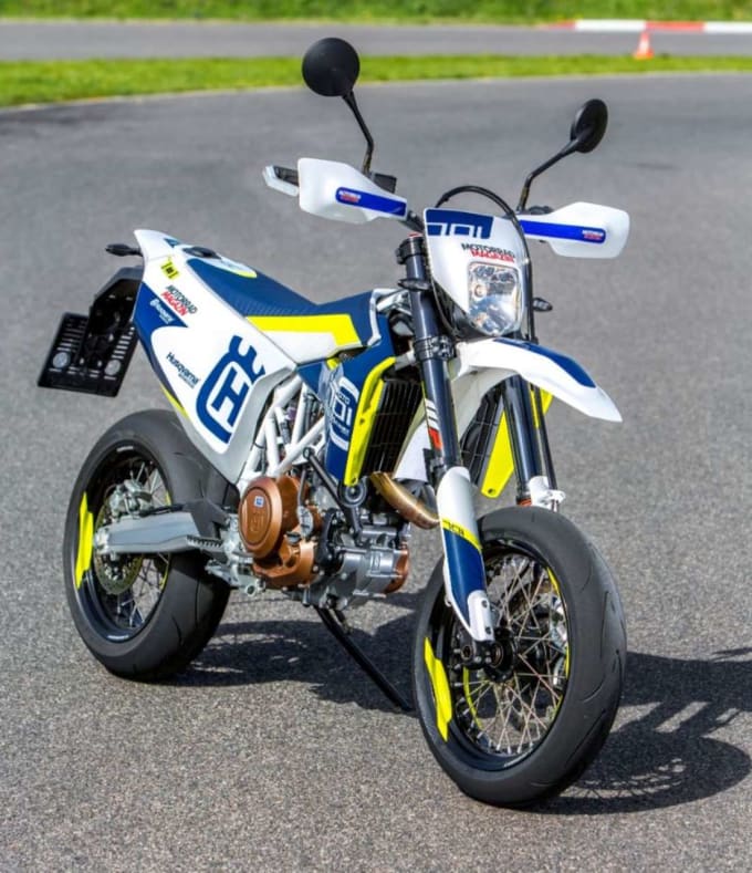 Husqvarna 701 Supermoto 2016