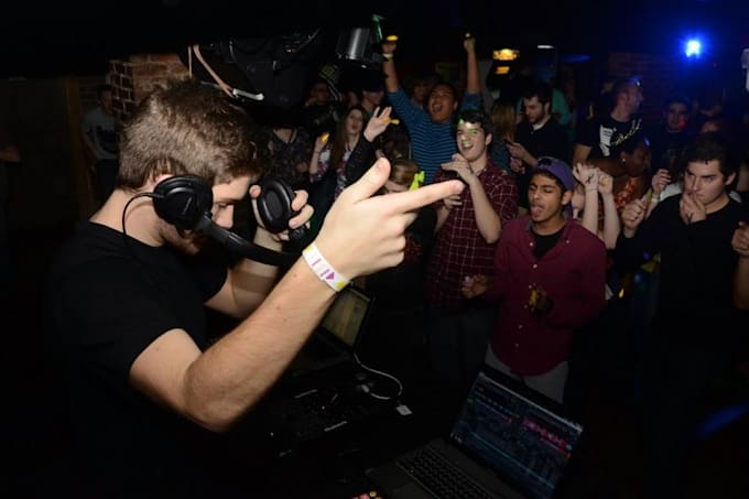 make a robotic dj drop