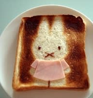 make toast and pasta art