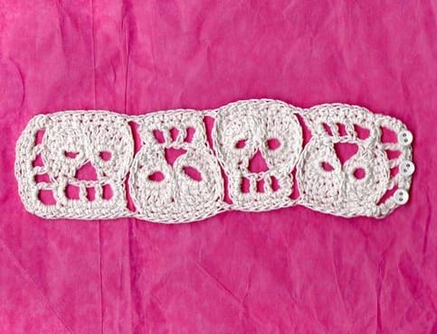 Crochet cheap skull bracelet