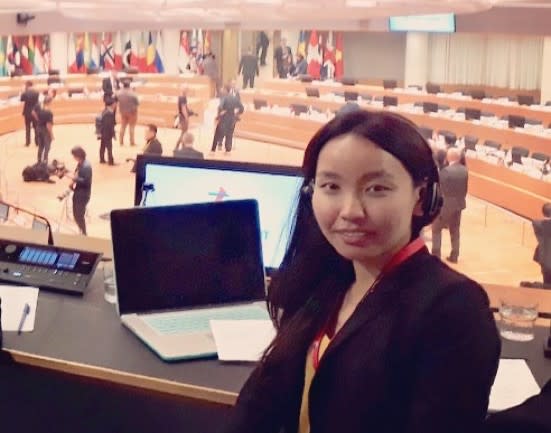 interpret english to mongolian and vice versa