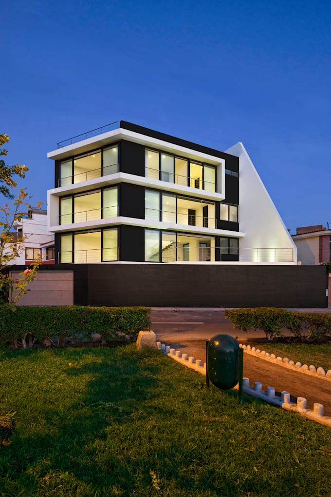 create a real estate edits with engaging speed ramping style