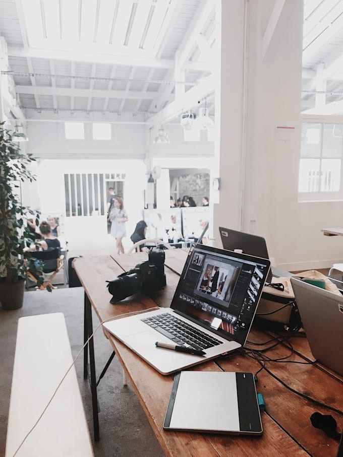 create pro chatbots for interprise, ecom site ans so one