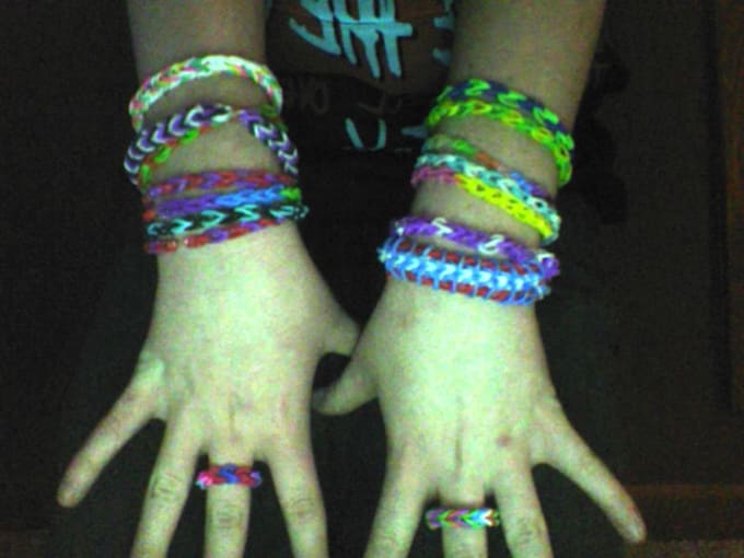 make a rubber bracelet for you