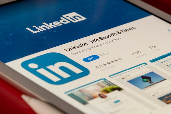 offer linkedin profile optimization and business page management