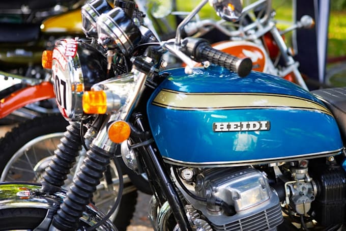 write your text on motorcycle tank