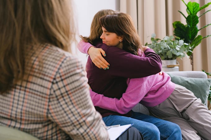 give honest relationship advice and love guidance