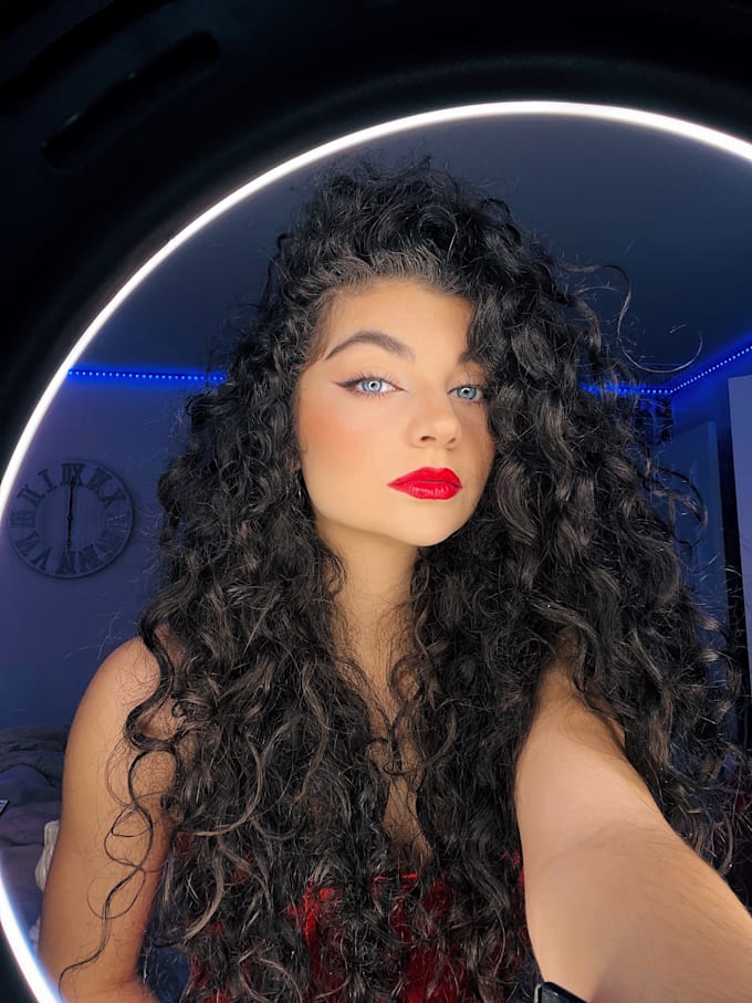 Hot Deals! I will model your brand and shoot gorgeous content  for $40