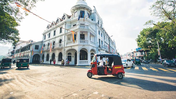 visit anywhere in sri lanka and provide live photography