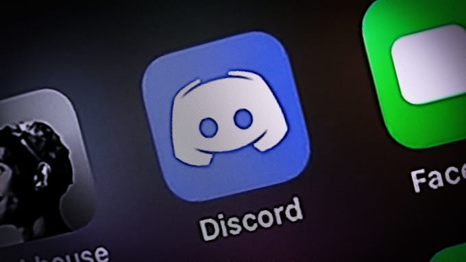 set up and moderate your discord community