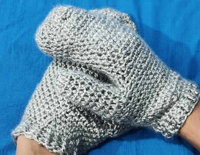 create crochet patterns for hats, scarves, and mittens