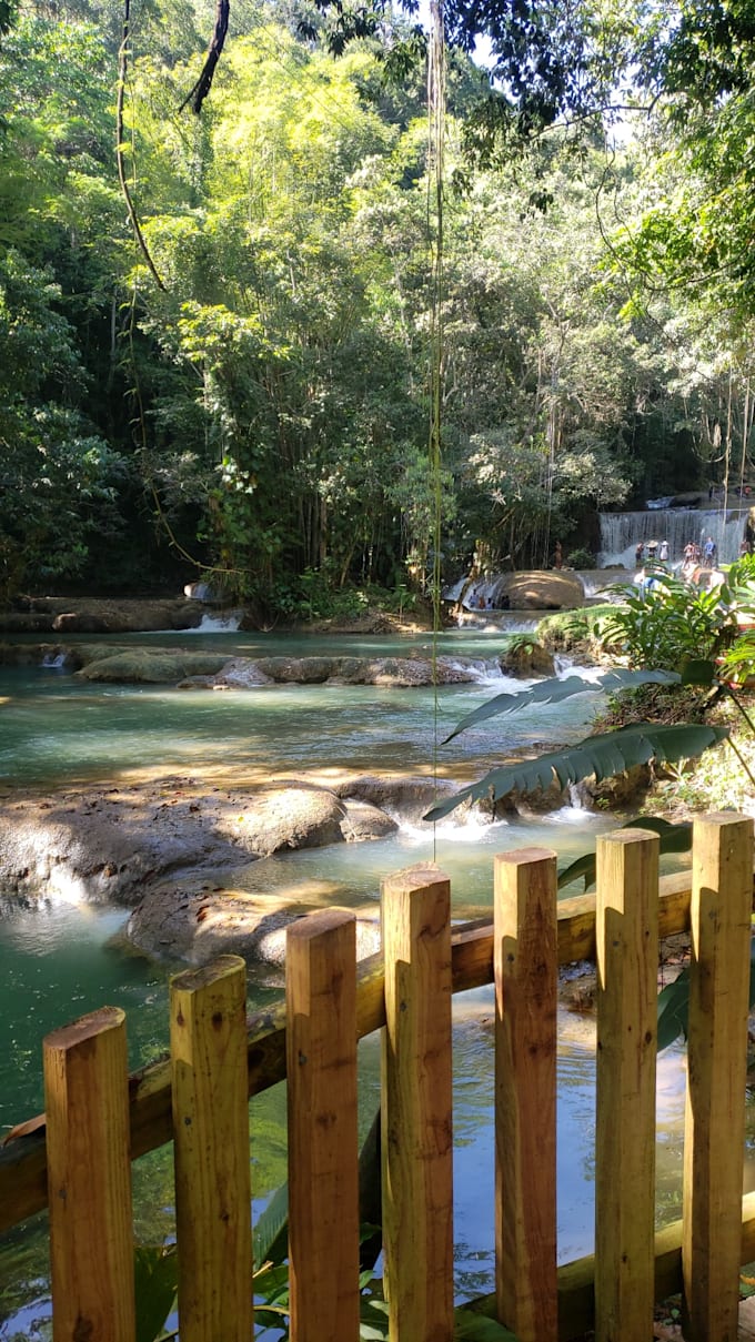 create a personal travel itinerary for trip in jamaica