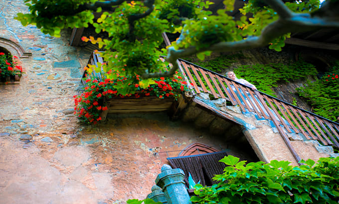 be a destination wedding cinematographer in greece and italy