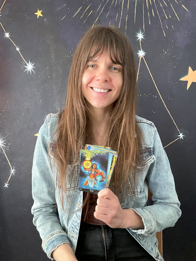 provide a psychic tarot reading