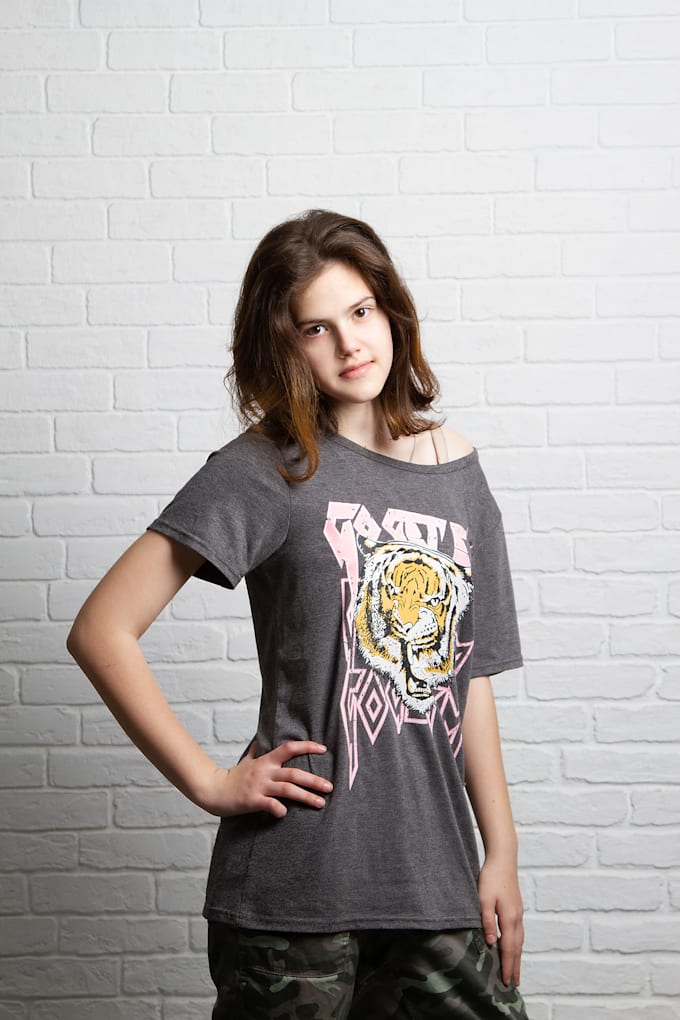 make photos with model to advertise your product