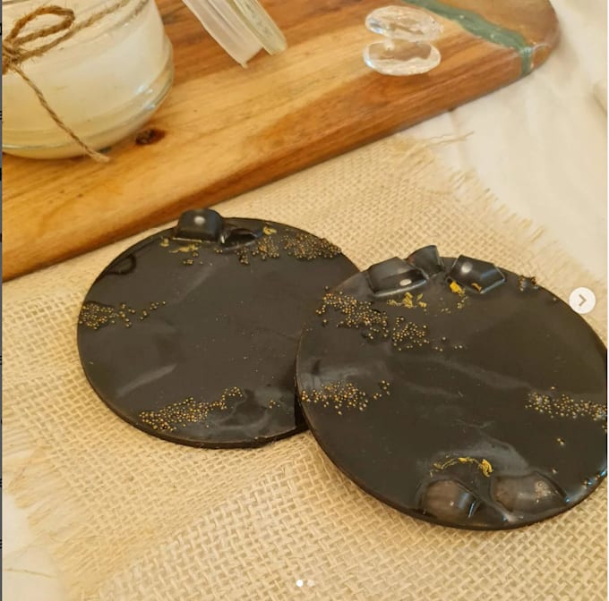 create beautiful resin pieces