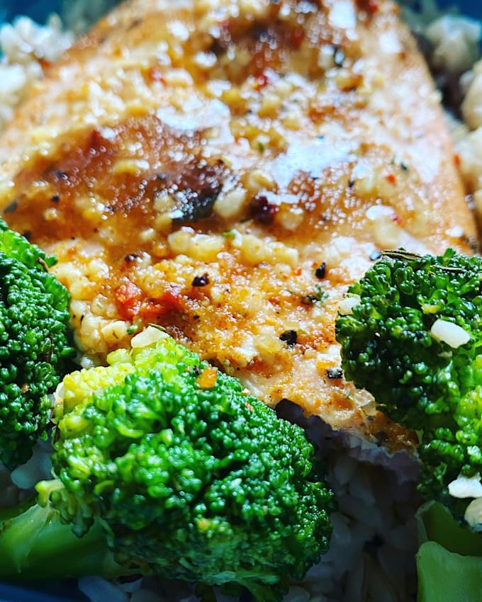 provide tailored meal plans and workout plans that fit you
