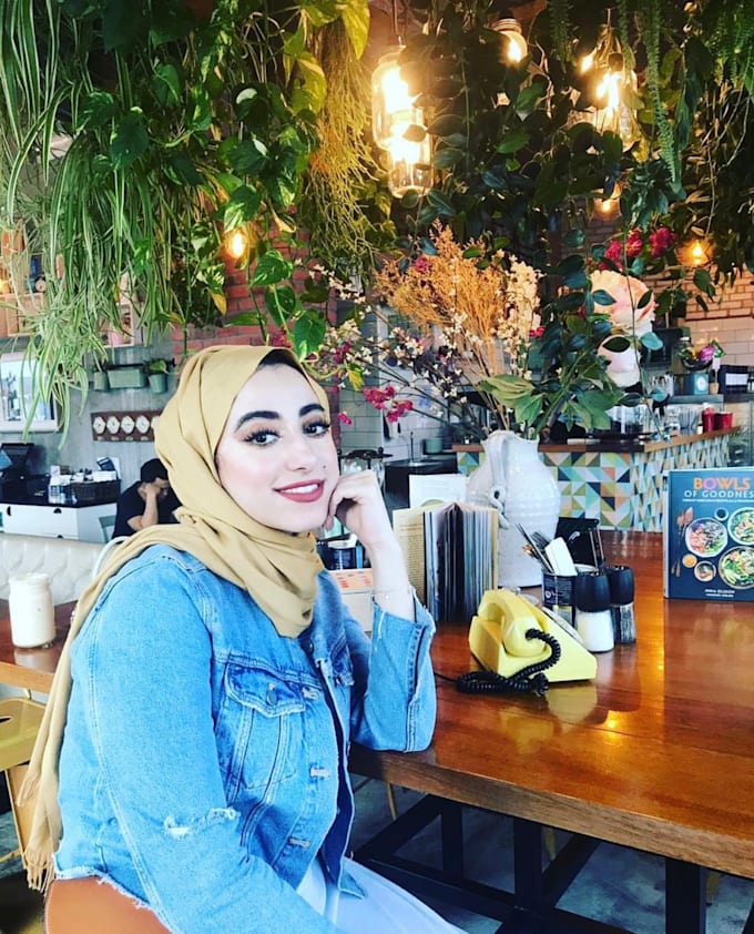 create unboxing arabic product videos
