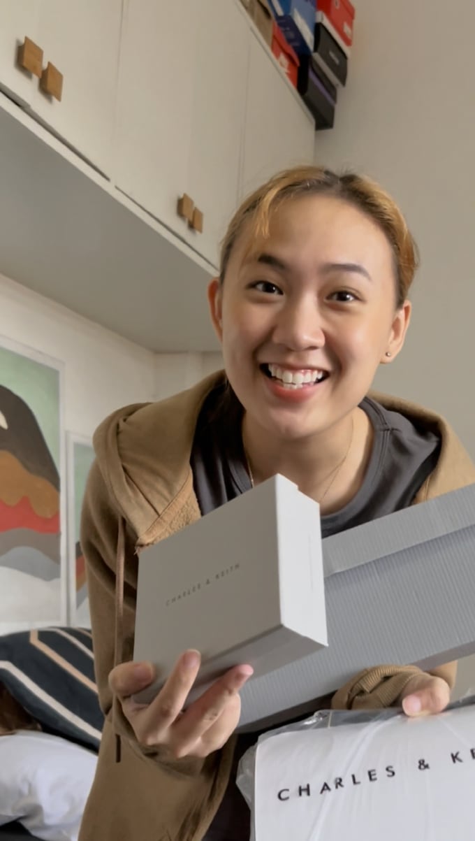 create ugc unboxing videos for your tiktok and instagram