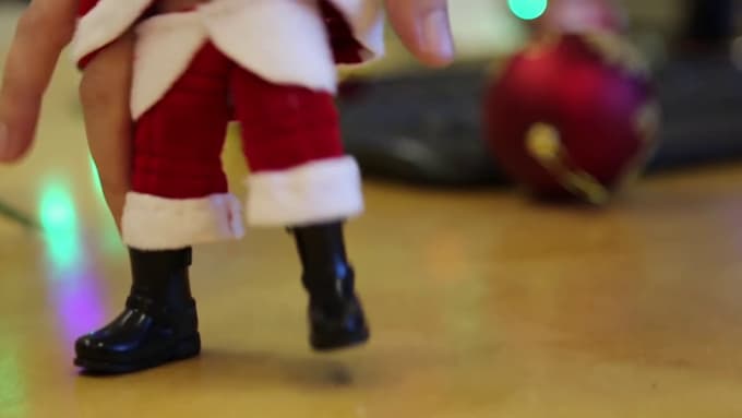make finger santa dance greeting video