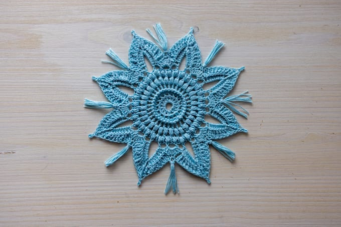 make a crochet doily, nina doily