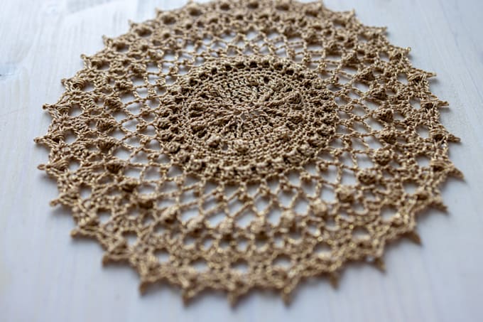 make a crochet doily, alison doily