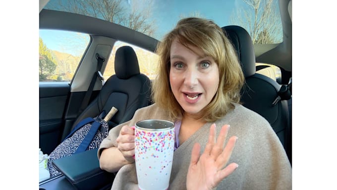 be your ugc creator for tiktok video ads and instagram reels